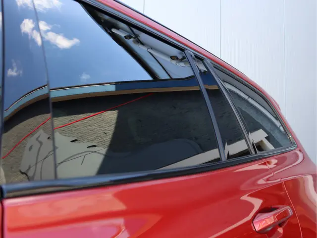 Volvo V60 2.0 B3 R-Design 2021 Benzine 22