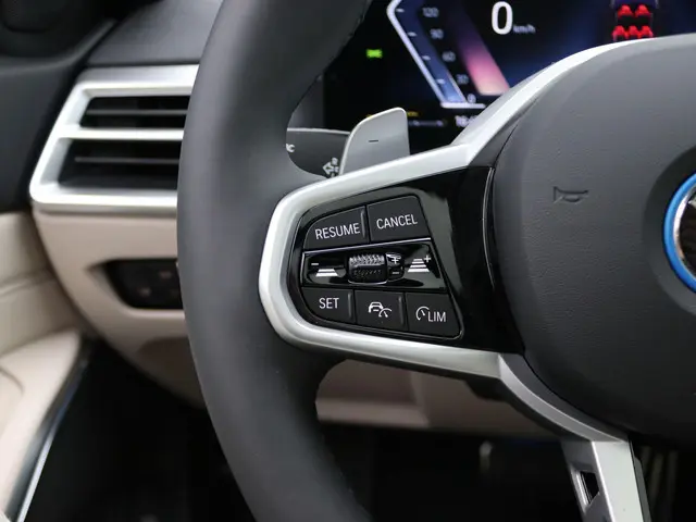 BMW 3 Serie Touring 330e 2025 Hybride Benzine 13