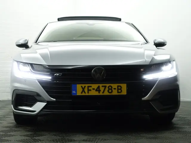 Volkswagen Arteon 1.5 TSI 180pk R Line Aut- 2019 Benzine 37
