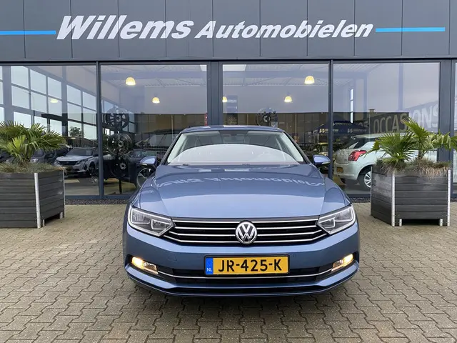 Volkswagen Passat 2