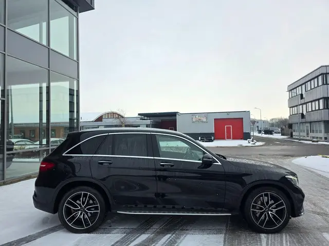 Mercedes-Benz GLC 350 d 4MATIC Premium Plus 2017 Diesel 4