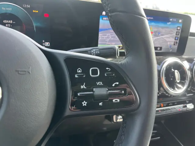 Mercedes-Benz GLB 180 Business Line 2023 Benzine 9
