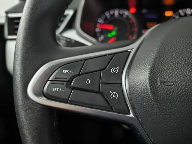 Renault Clio 1.0 TCe 90 Evolution 2023 Benzine 24