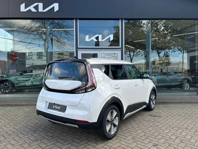 Kia e-Soul ExecutiveLine 64 kWh 2024 Elektrisch 4
