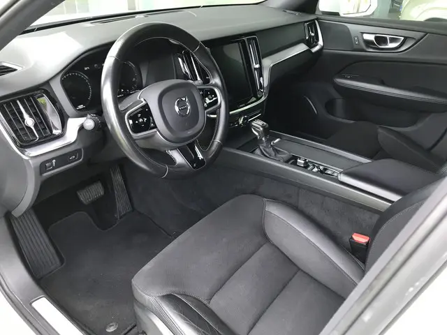 Volvo V60 2.0 D4 Momentum Pro Automaat 2020 Diesel 9