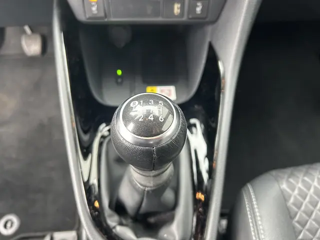 Toyota Yaris 1.5 VVT-i Executive 2022 Benzine 14