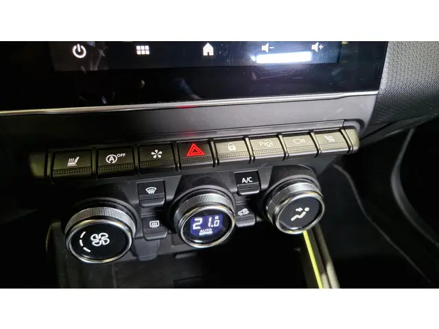 Mitsubishi Colt 1.0T MT Instyle 2024 Benzine 19