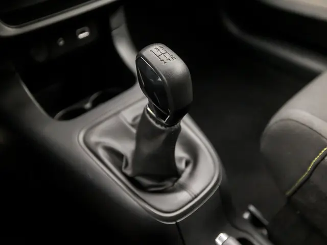 Citroën C3 1.2 PureTech Shine Sport 2018 Benzine 9