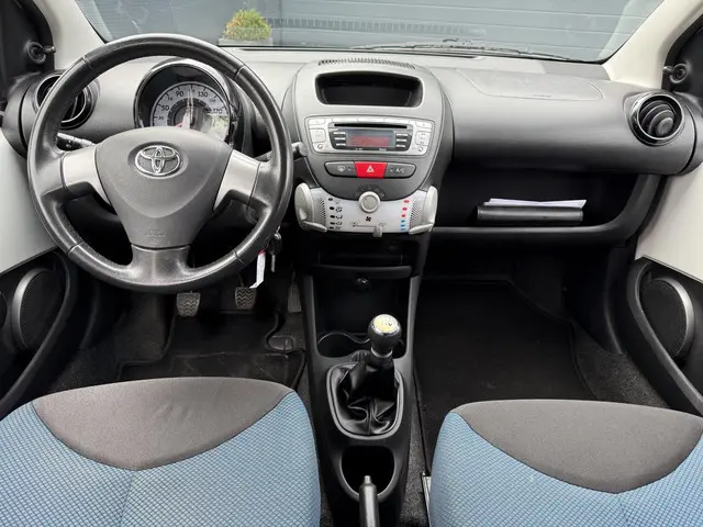 Toyota Aygo 1.0 VVT-i Access 2012 Benzine 10