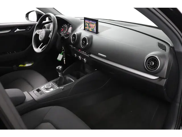 Audi A3 Limousine 30 TFSI Pro Line 2020 Benzine 18