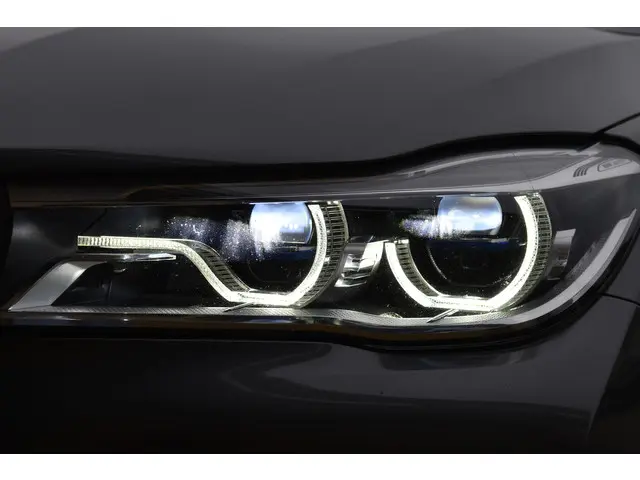 BMW 7 Serie 740Li High Executive 2016 Benzine 52