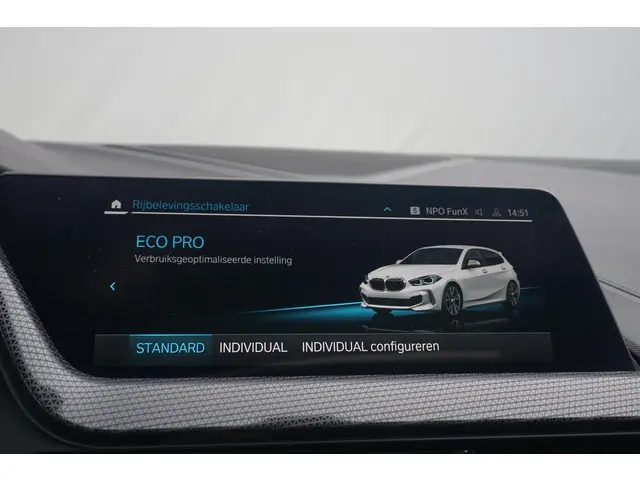 BMW 1 Serie 5-deurs M135i xDrive 2025 Benzine 37
