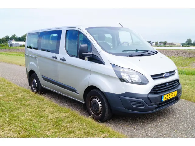 Ford Transit Custom 9 persoons, 112855km ! 2015 Diesel 2