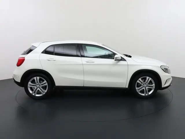 Mercedes-Benz GLA 250 4MATIC 2015 Benzine 4