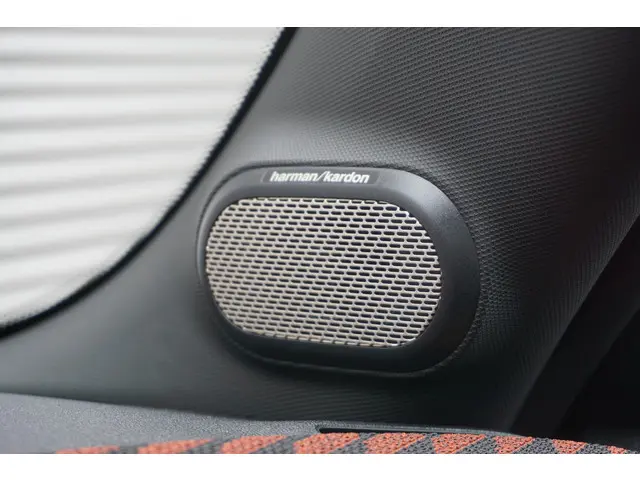 MINI 3-Deurs C 2024 Benzine 28
