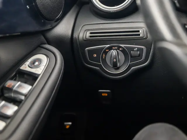 Mercedes-Benz GLC 250 4MATIC AMG Sport 2017 Benzine 22