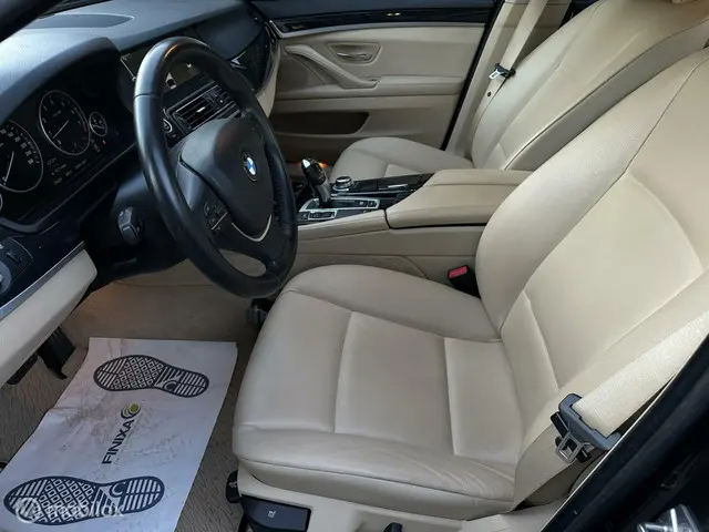 BMW 5 Serie 520i High Executive 2012 Benzine 7