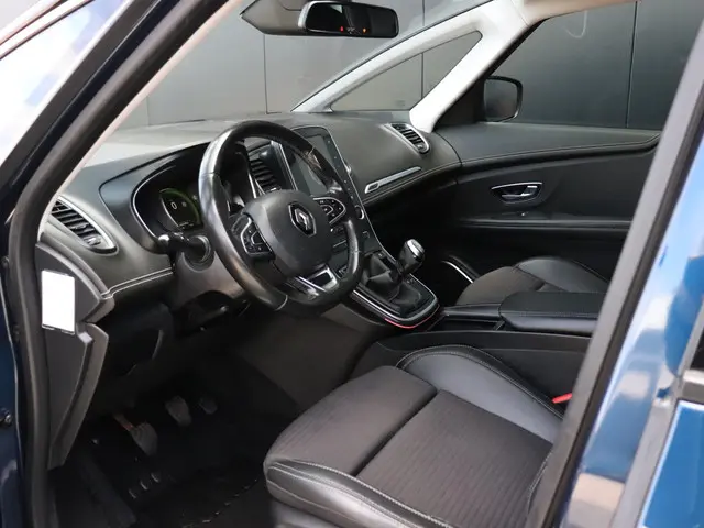 Renault Grand Scénic 1.2 TCe Bose 2017 Benzine 11