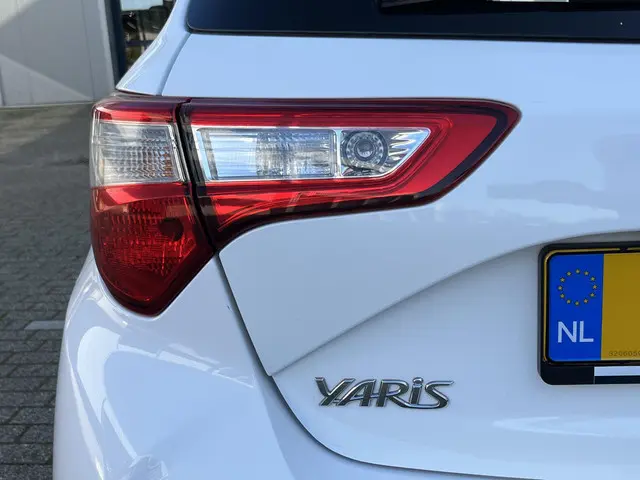 Toyota Yaris 1.5 Hybrid Active 2019 Hybride Benzine 42