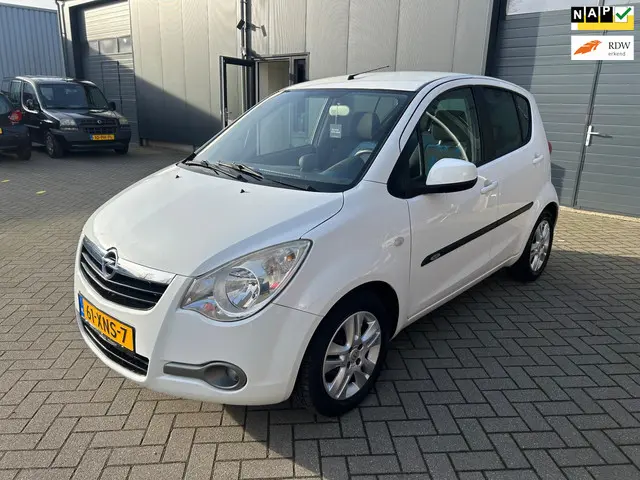 Opel Agila 1.2 Edition 2012 Benzine