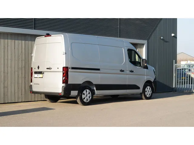 Renault Master T35 2.0 dCi 150 L2H2 Extra 2024 Diesel 8