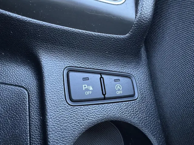 Hyundai i20 1.2 HP i-Motion Comfort 2016 Benzine 24