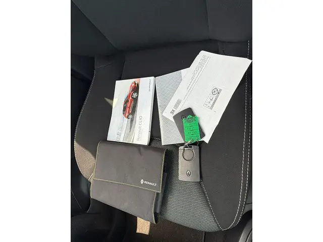 Renault Clio Estate 0.9 TCe Expression 2016 Benzine 12