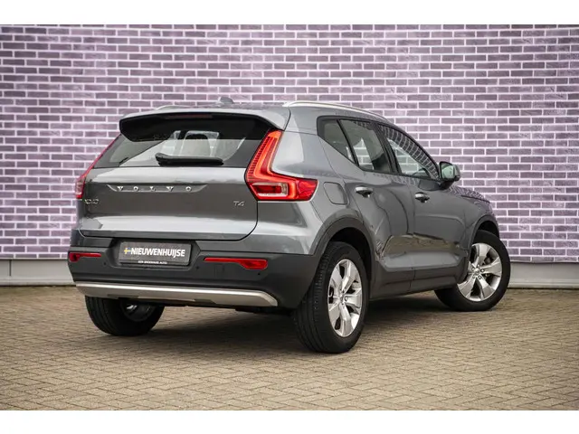 Volvo XC40 2.0 T4 Momentum 2019 Benzine 3