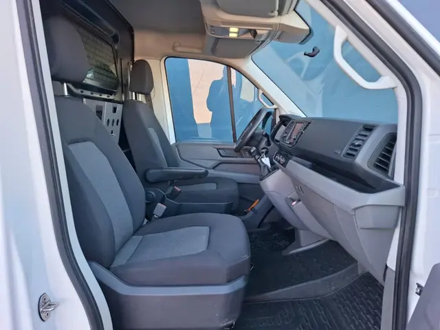 Volkswagen Crafter 35 2.0 TDI L3H3 Highline 2018 Diesel 34