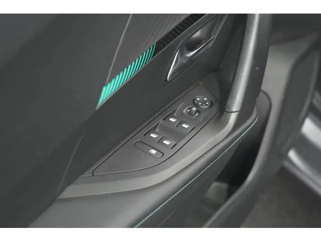 Peugeot e-2008 EV Allure 50 kWh 2021 Elektrisch 24