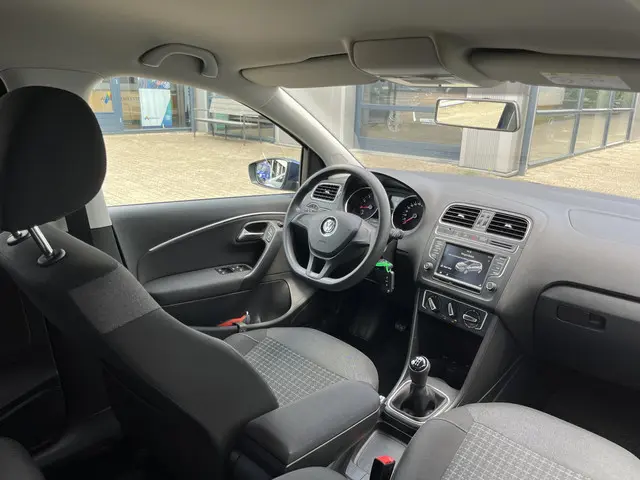 Volkswagen Polo 1.0 Comfortline Edition 2016 Benzine 30