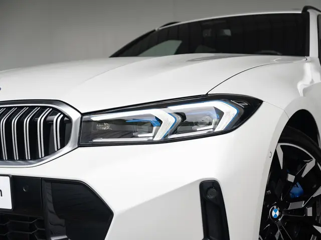BMW 3 Serie Touring 330e 2025 Hybride Benzine 13