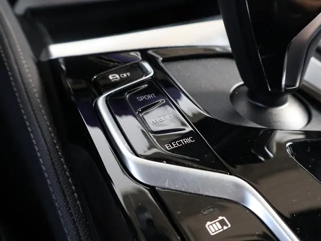 BMW 5 Serie 530e High Executive 2021 Hybride Benzine 25