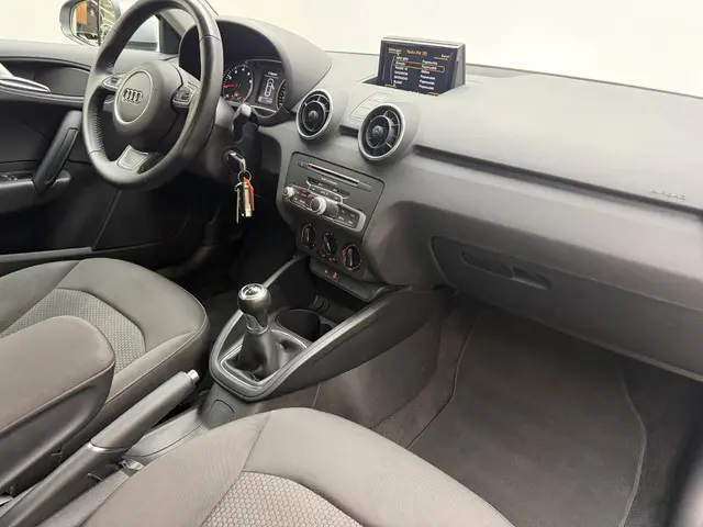 Audi A1 1.0 TFSI Adrenalin 2017 Benzine 5