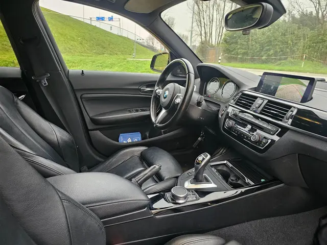 BMW 1 Serie M140i xDrive High Executive 2017 Benzine 5