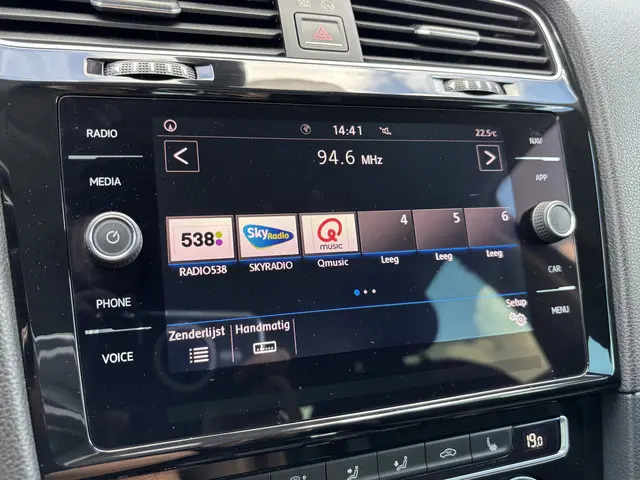Volkswagen Golf 1.5 TSI Highline Business R 2018 Benzine 22