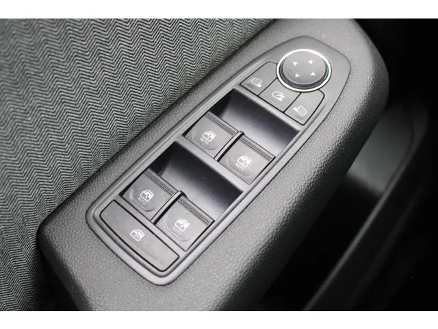 Renault Clio 1.0 TCe 90 GPF techno 2024 Benzine 19