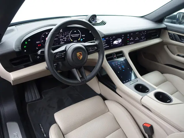 Porsche Taycan 2
