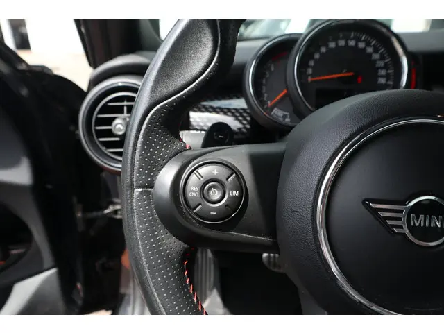 MINI 5-Deurs Cooper S 2020 Benzine 12