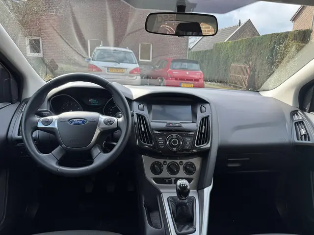 Ford Focus Wagon 1.6 TI-VCT Lease Titanium 2012 Benzine 13