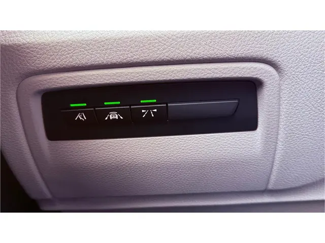 BMW 3 Serie Touring 330i xDrive M Sport 2015 Benzine 19