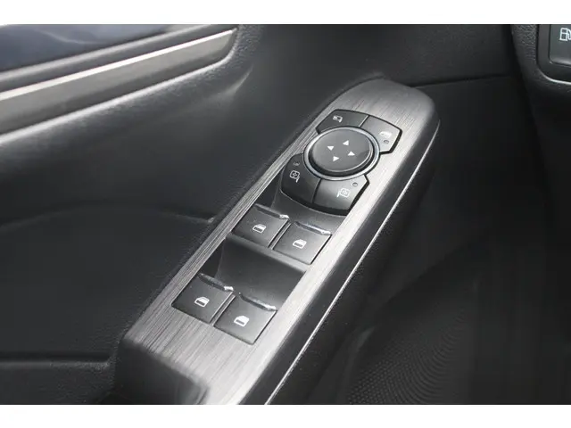 Ford Kuga 2.5 PHEV Titanium 2022 Hybride Benzine 18