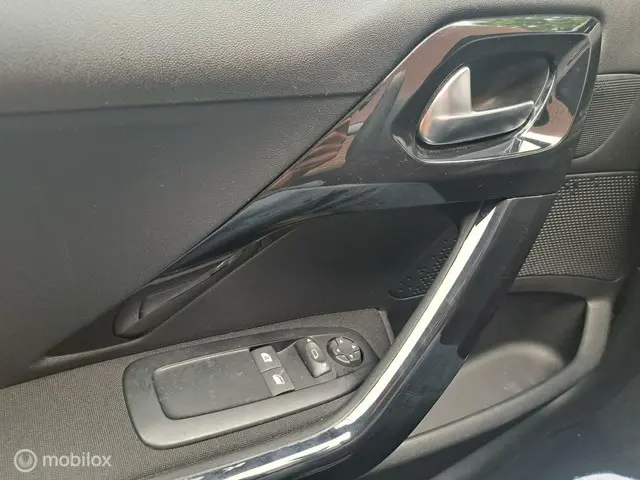 Peugeot 208 1.5 BlueHDi Blue Lease NAVI/TRKHK 2019 Diesel 26