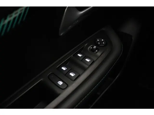 Peugeot 208 1.2 PureTech Allure 2021 Benzine 17