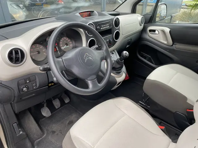 Citroën Berlingo 1.6 VTi Tendance 2013 Benzine 17