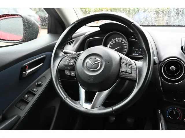 Mazda 2 Skyactiv-G 90 5MT TS+ 2015 Benzine 13