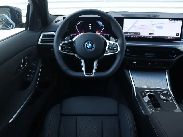 BMW 3 Serie Touring 330e 2025 Hybride Benzine 9