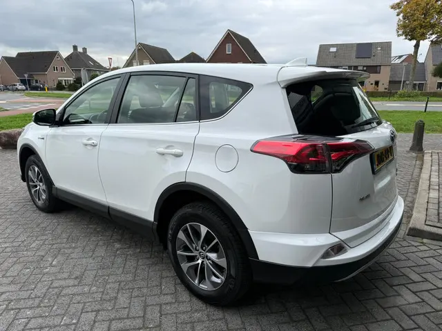 Toyota RAV4 2.5 Hybrid AWD Dynamic 2017 Hybride Benzine 4
