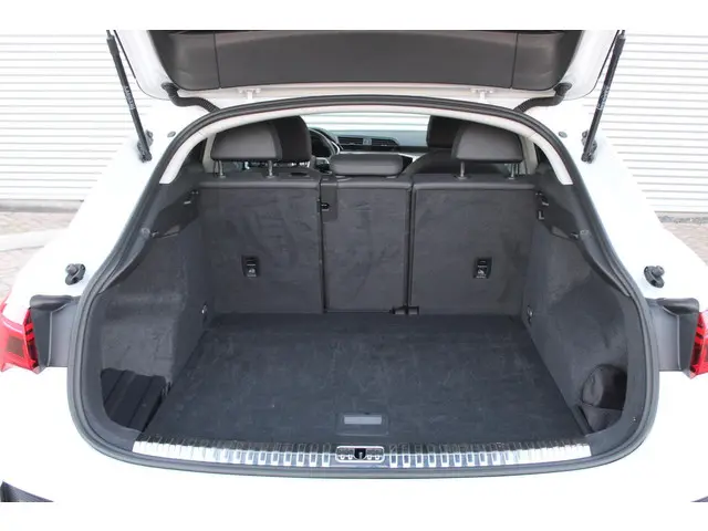 Audi Q3 35 TFSI Advanced edition 2024 Benzine 39