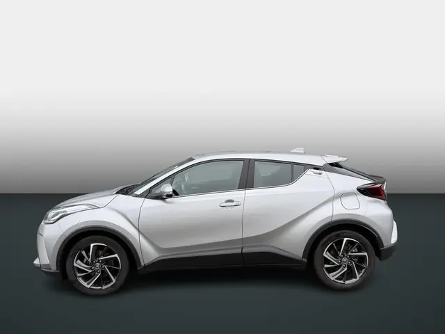 Toyota C-HR 1.8 Hybrid Dynamic 2022 Hybride Benzine 3